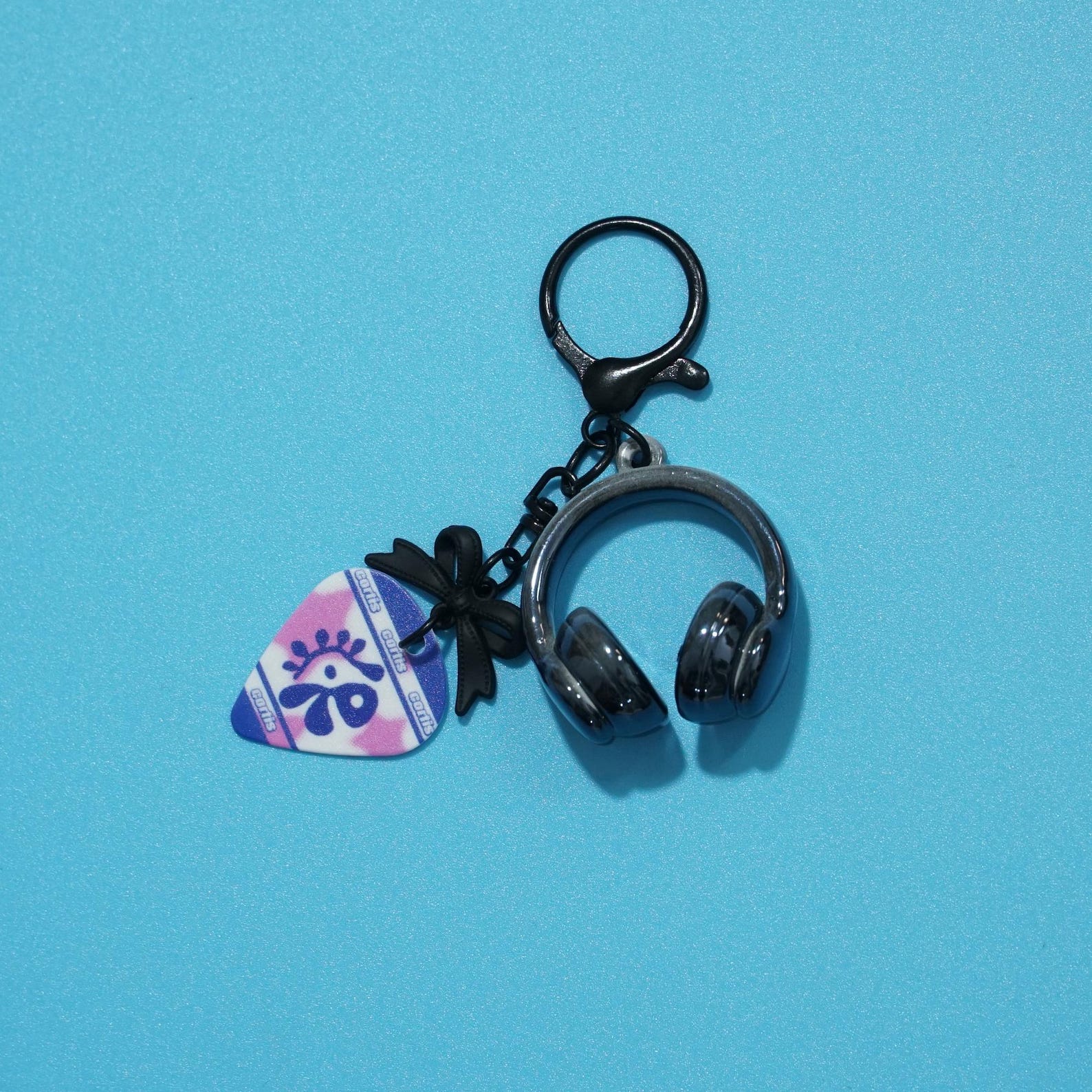 CORTIS Guitar Pick Keychain Martin Juhoon James Member Photo Charm Kpop Fanmade Merch Bag Accessory Gift detail image 3