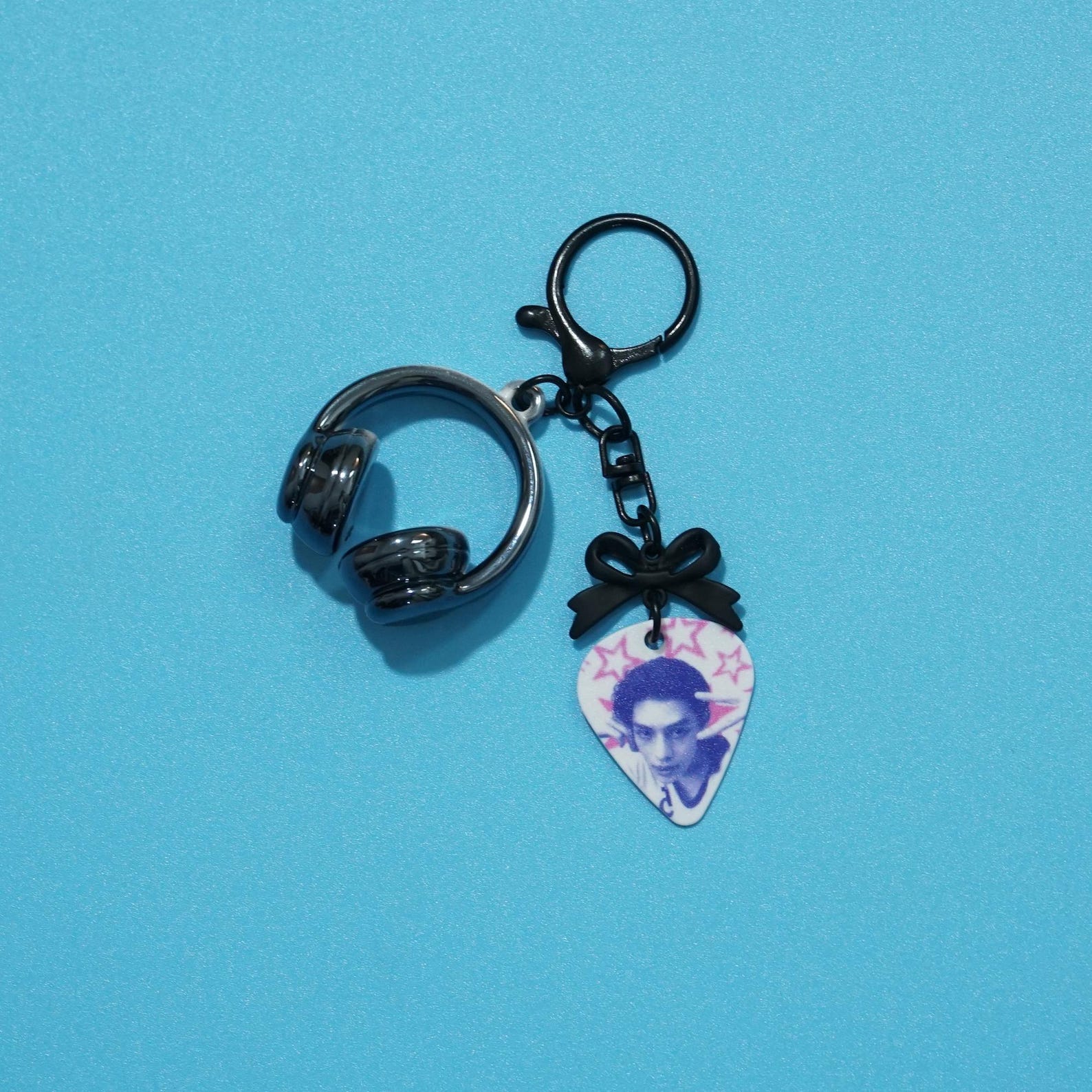CORTIS Guitar Pick Keychain Martin Juhoon James Member Photo Charm Kpop Fanmade Merch Bag Accessory Gift detail image 5