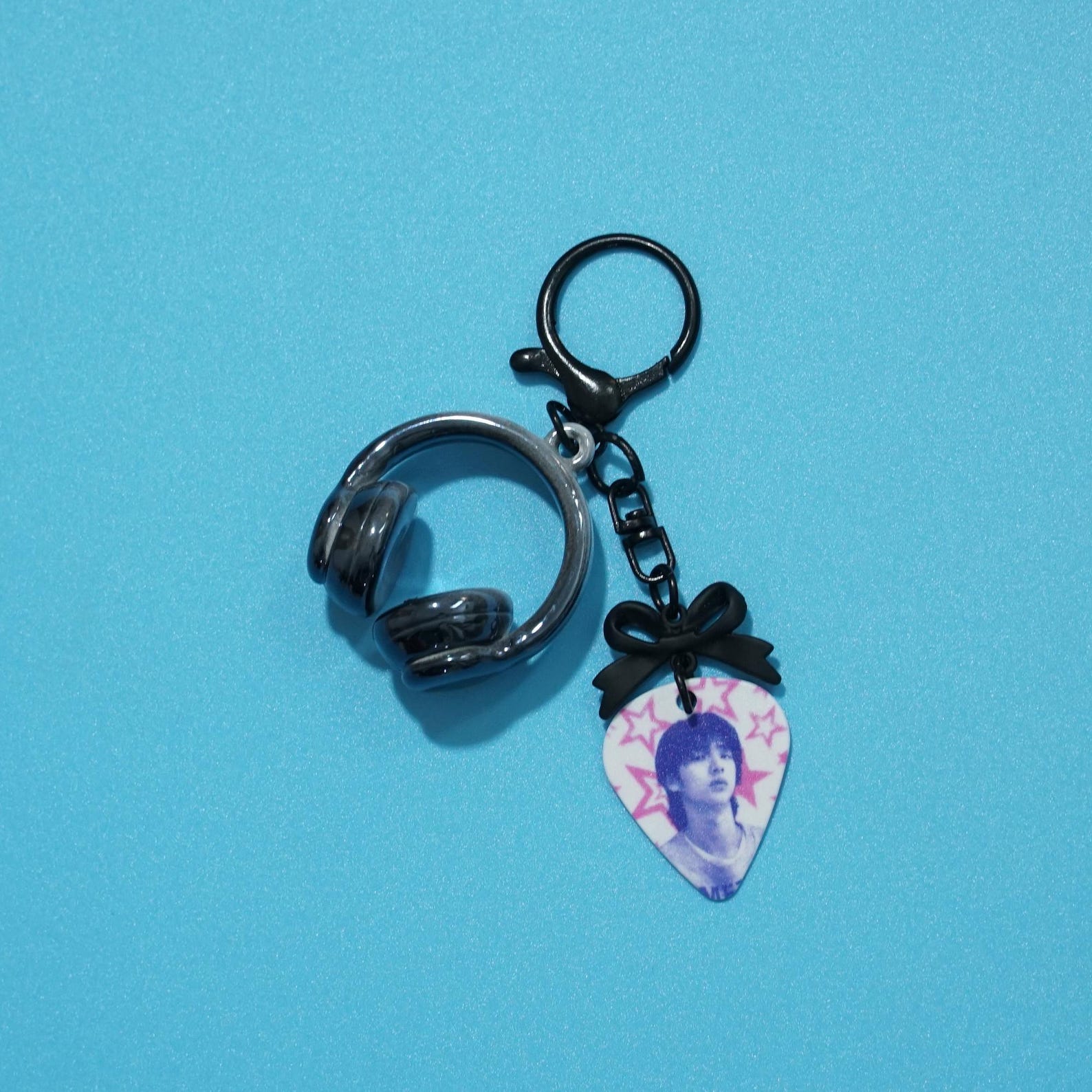 CORTIS Guitar Pick Keychain Martin Juhoon James Member Photo Charm Kpop Fanmade Merch Bag Accessory Gift detail image 6