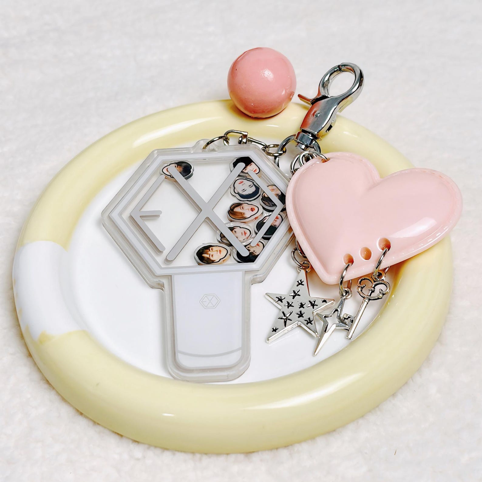 EXO Mic Microphone Shaker Keychain Acrylic Bag Charm Fanmade Kpop Gift Baekhyun Kai Sehun D.O Chanyeol Suho Xiumin Lay Chen detail image 3