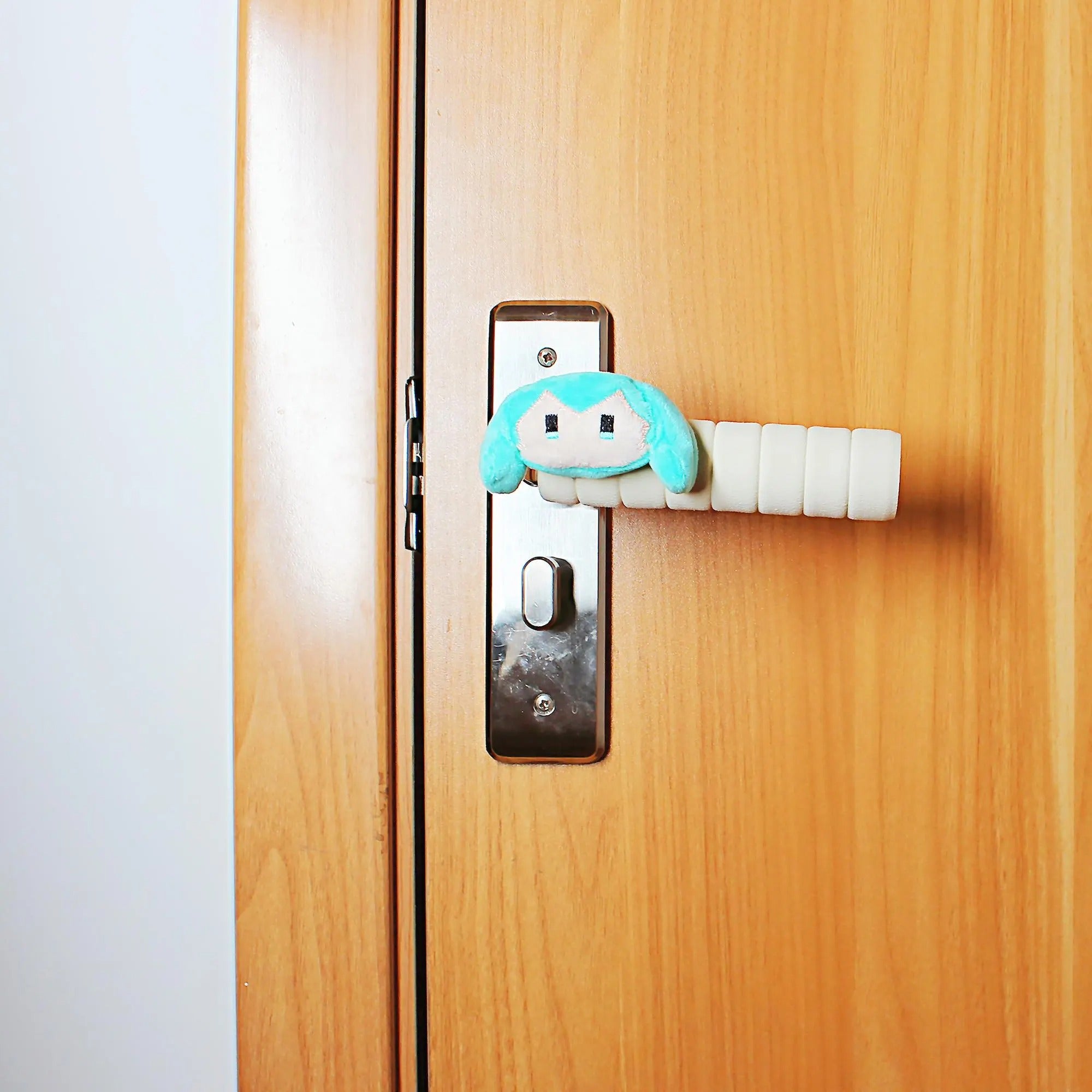 Hatsune Miku Door Handle Covers Vocaloid Anti-Slip Grips Soft Fabric Handle Protector Handmade Miku Room Decor Ita Room Gift detail image 6