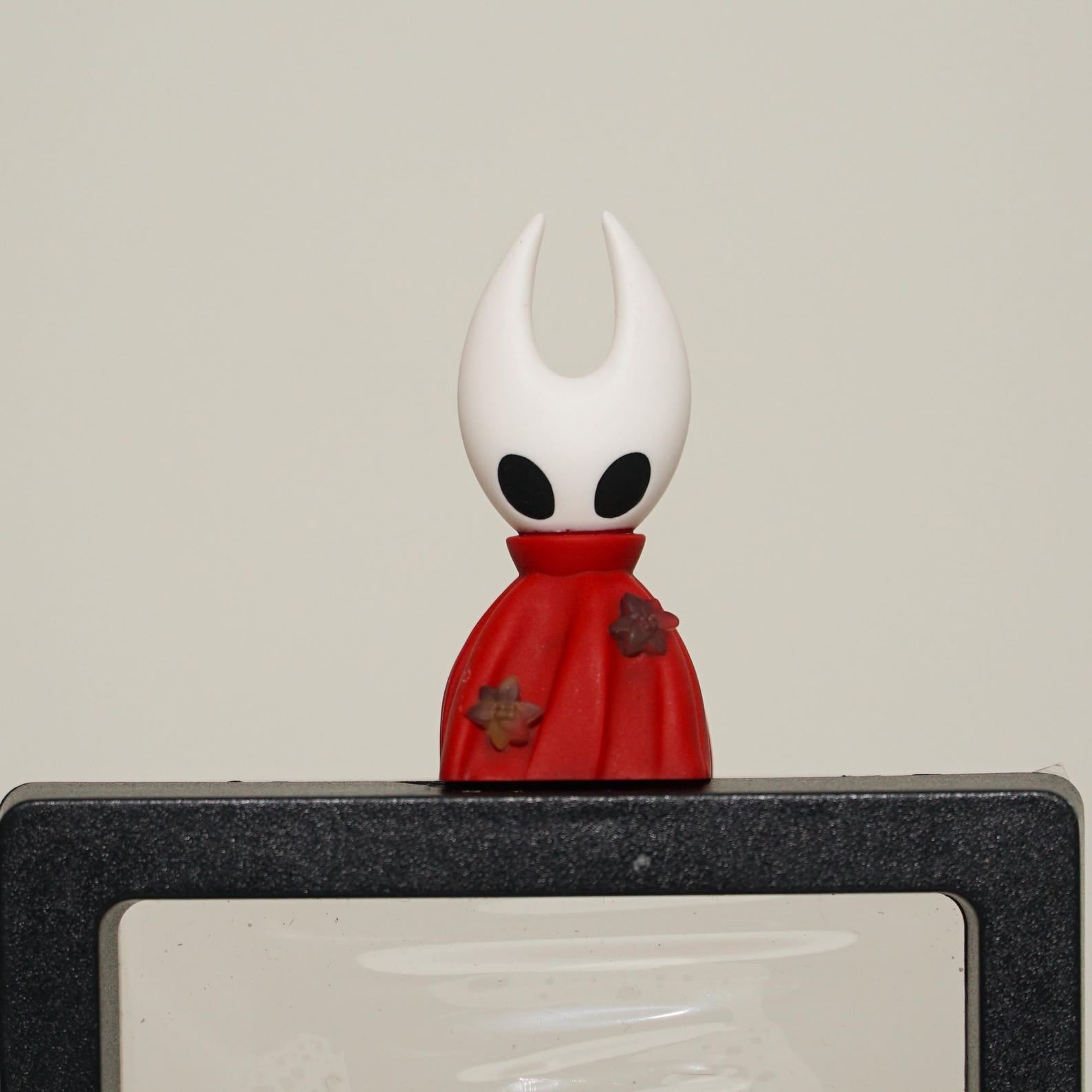 Hollow Knight Silksong Hornet Inspired Mechanical Keyboard Keycap Fanmade Artisan Keycap detail image 3