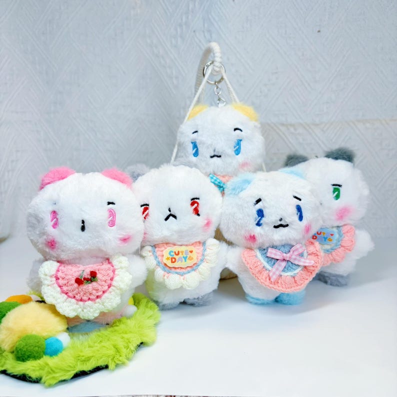 Fan-made_PLAVE_MMMM_Plush_Charms_with_Bibs_Kpop_Idol_Keychain_Set_for_Fans-5