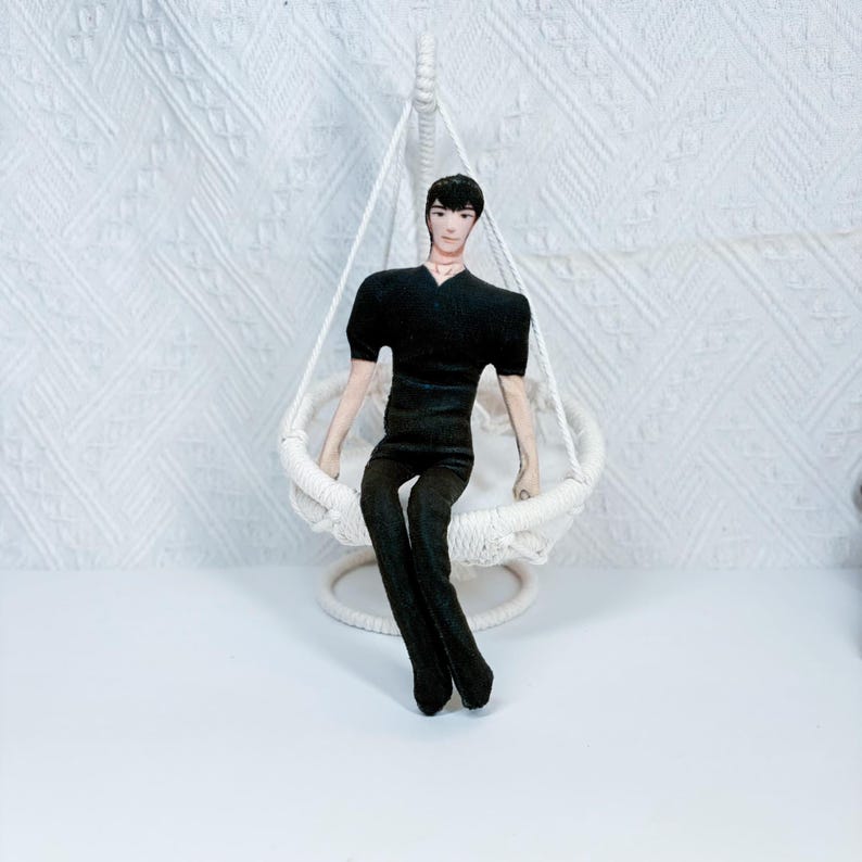 Kpop_PLAVE_Abstract_Wire_Dolls_Ugly-Cute_Poseable_Figures_of_Yejun,_Noah,_Bamby,_Eunho_&_Hamin-3