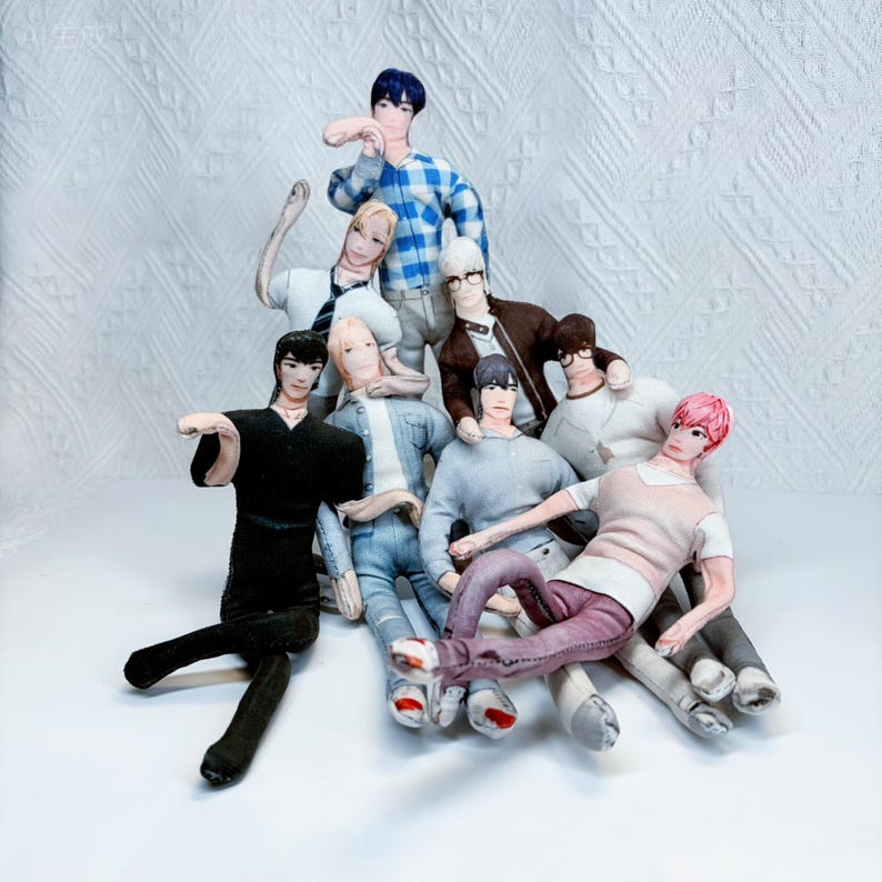 Kpop_PLAVE_Abstract_Wire_Dolls_Ugly-Cute_Poseable_Figures_of_Yejun,_Noah,_Bamby,_Eunho_&_Hamin-1