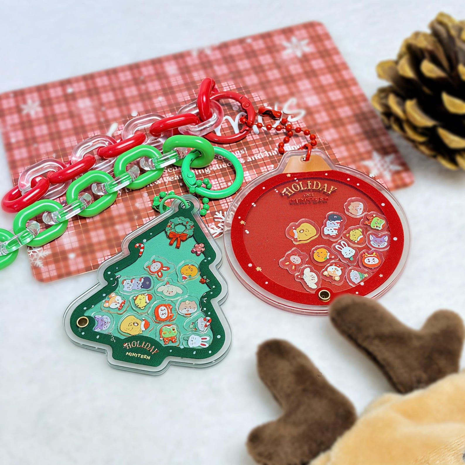 SEVENTEEN Miniteen Christmas Shaker Keychain Apple Tree Acrylic Bag Charm Set Red Green Holiday Fanmade Kpop CARAT Gift detail image 1