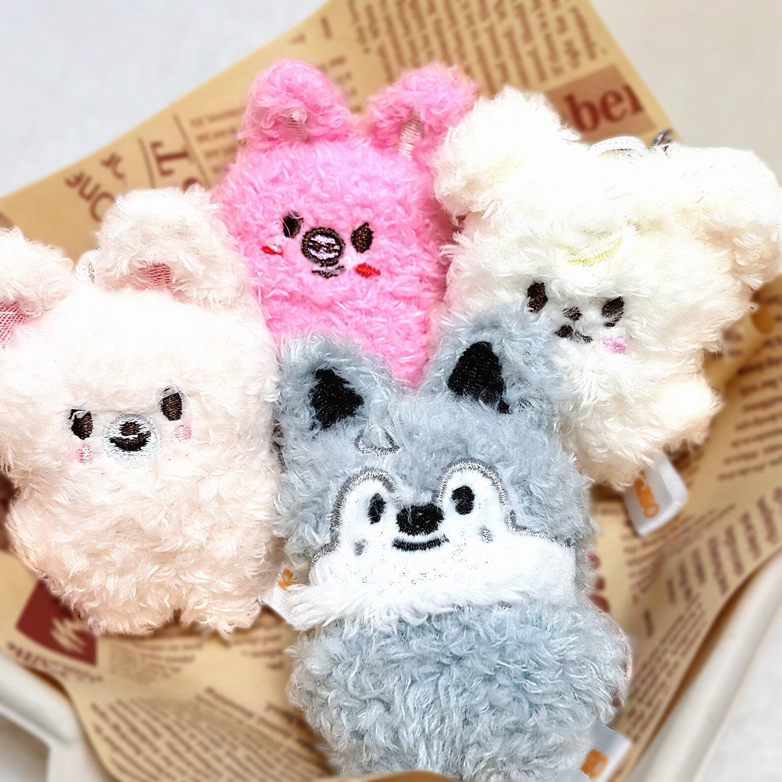 SKZOO Fluffy Plush Keychain Stray Kids Fanmade Curly Fur Mascot Bag Charm STAY Gift Wolf Chan Leebit Dwaekki Jiniret Han BbokAri PuppyM FoxI Ny detail image 4