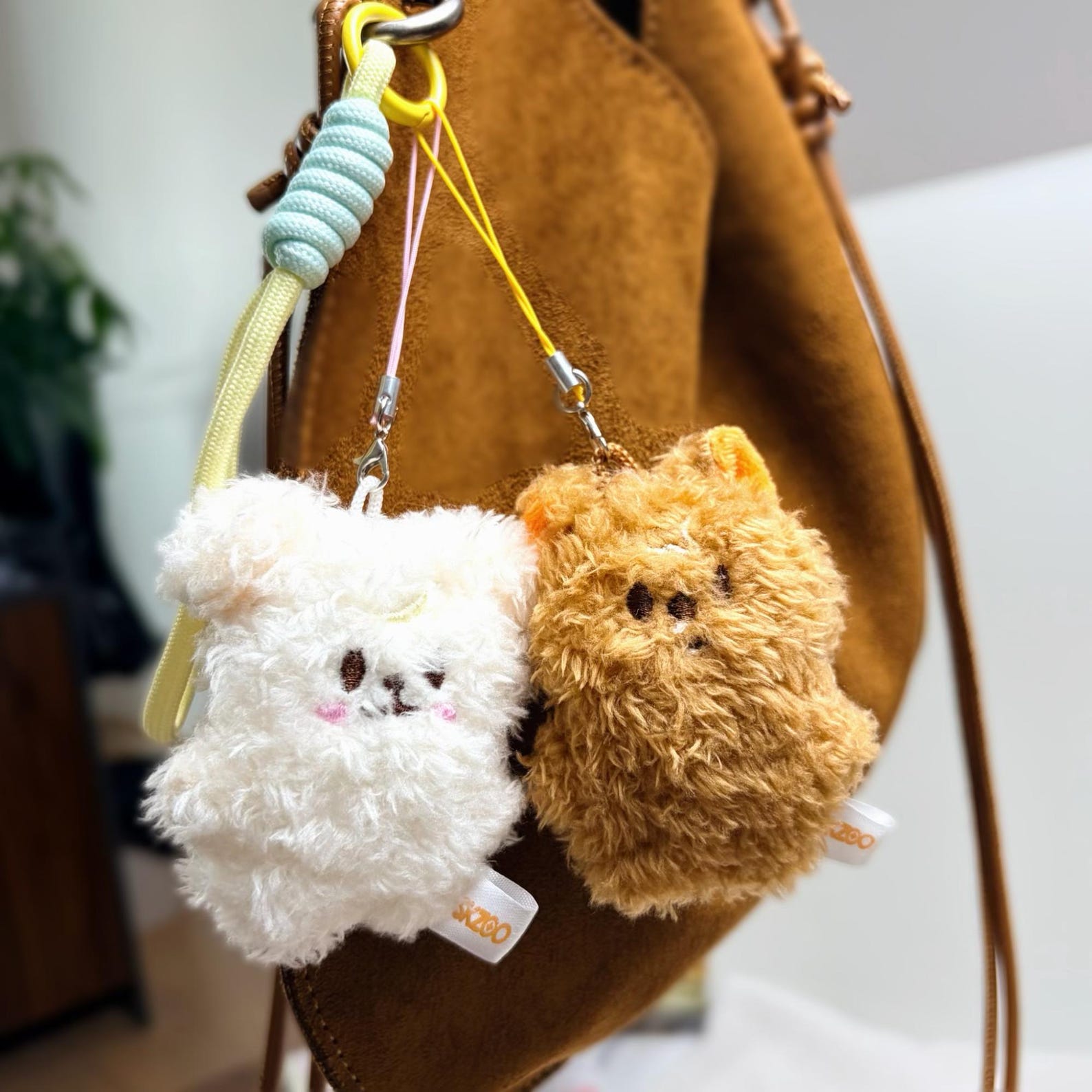 SKZOO Fluffy Plush Keychain Stray Kids Fanmade Curly Fur Mascot Bag Charm STAY Gift Wolf Chan Leebit Dwaekki Jiniret Han BbokAri PuppyM FoxI Ny detail image 6