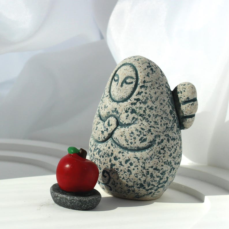 The Legend of Zelda Handmade Goddess Hylia Statue with Offering Tray and Apple Fanmade Resin Figure Gift detail image 3