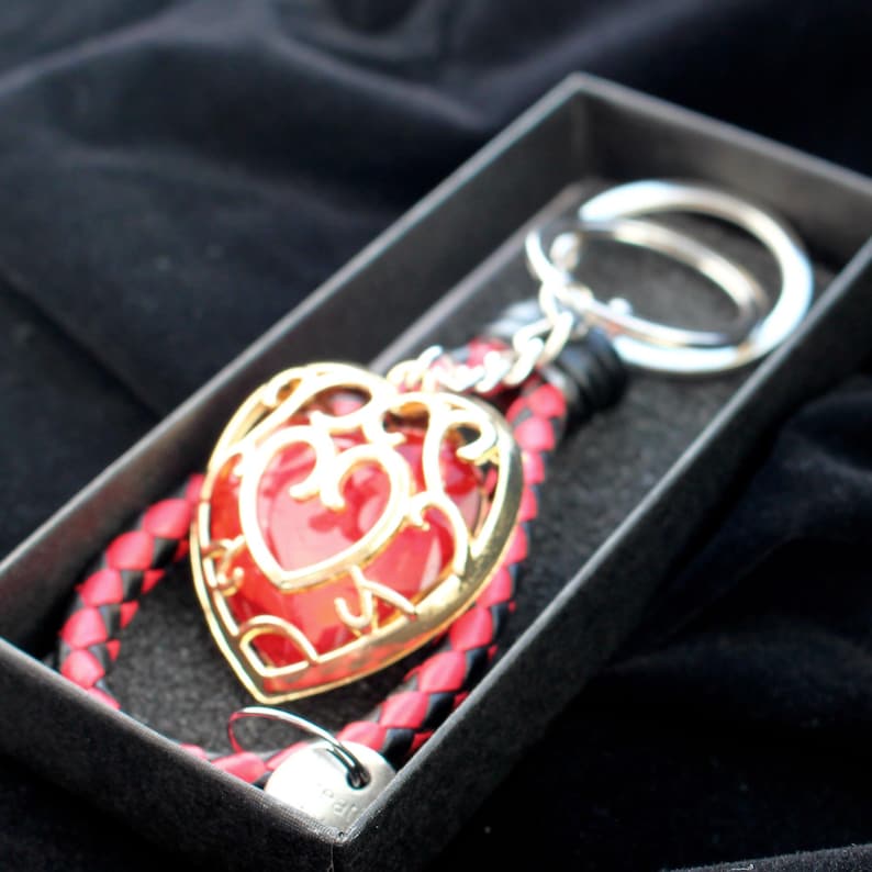 The Legend of Zelda Keychain Set Sheikah Slate Heart Container Hylian Shield Fanmade Acrylic Charms detail image 5